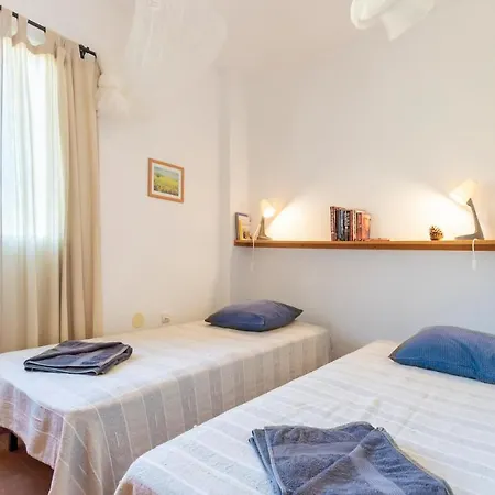 Ferienhaus Lovely In With House Sea View